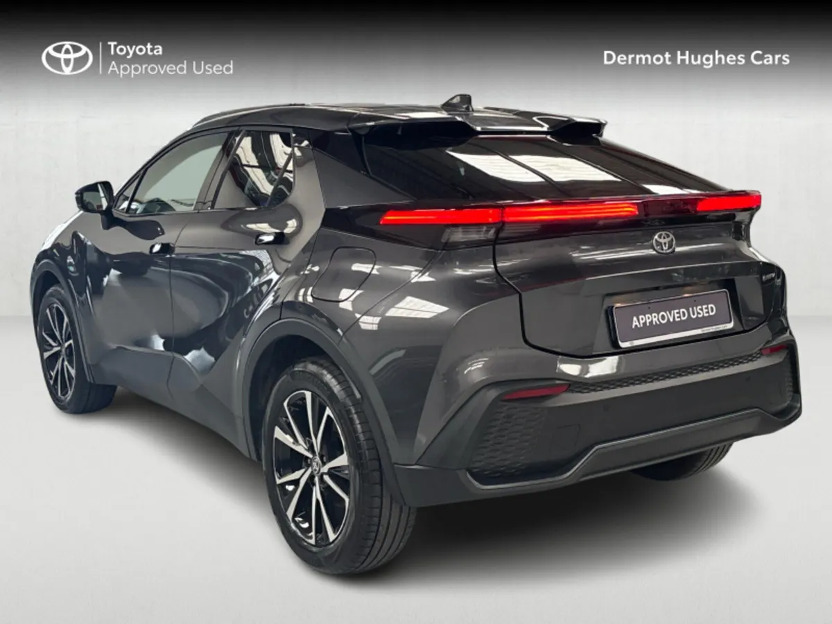 Toyota C-HR PHEV SPORT 2.0 - Image 2