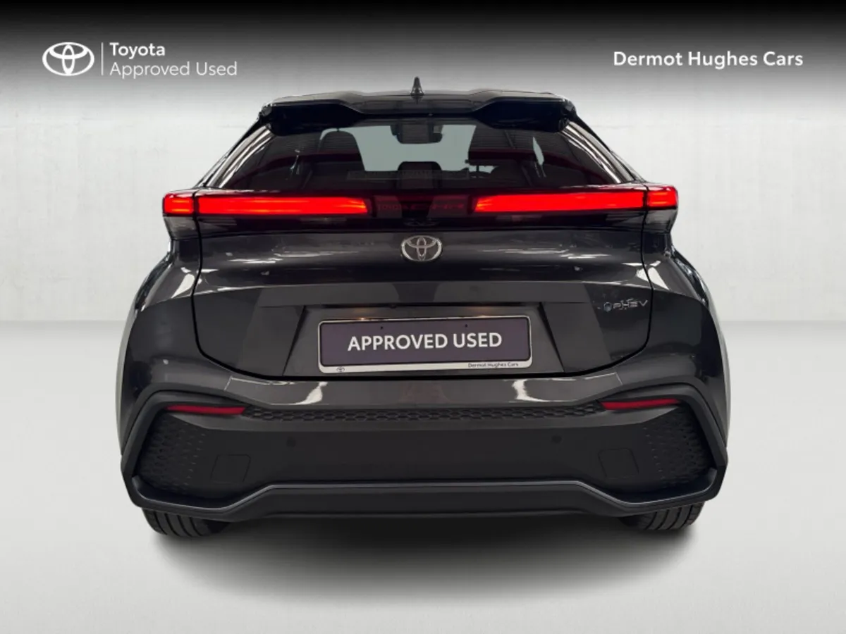 Toyota C-HR PHEV SPORT 2.0 - Image 4