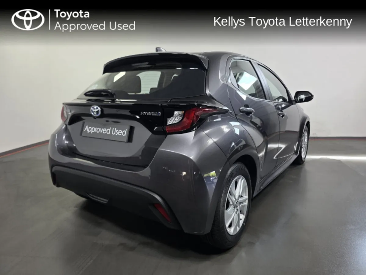 Toyota Yaris YARIS 1.5 HYBRID LUNA #43 - 1 OWNER - - Image 2