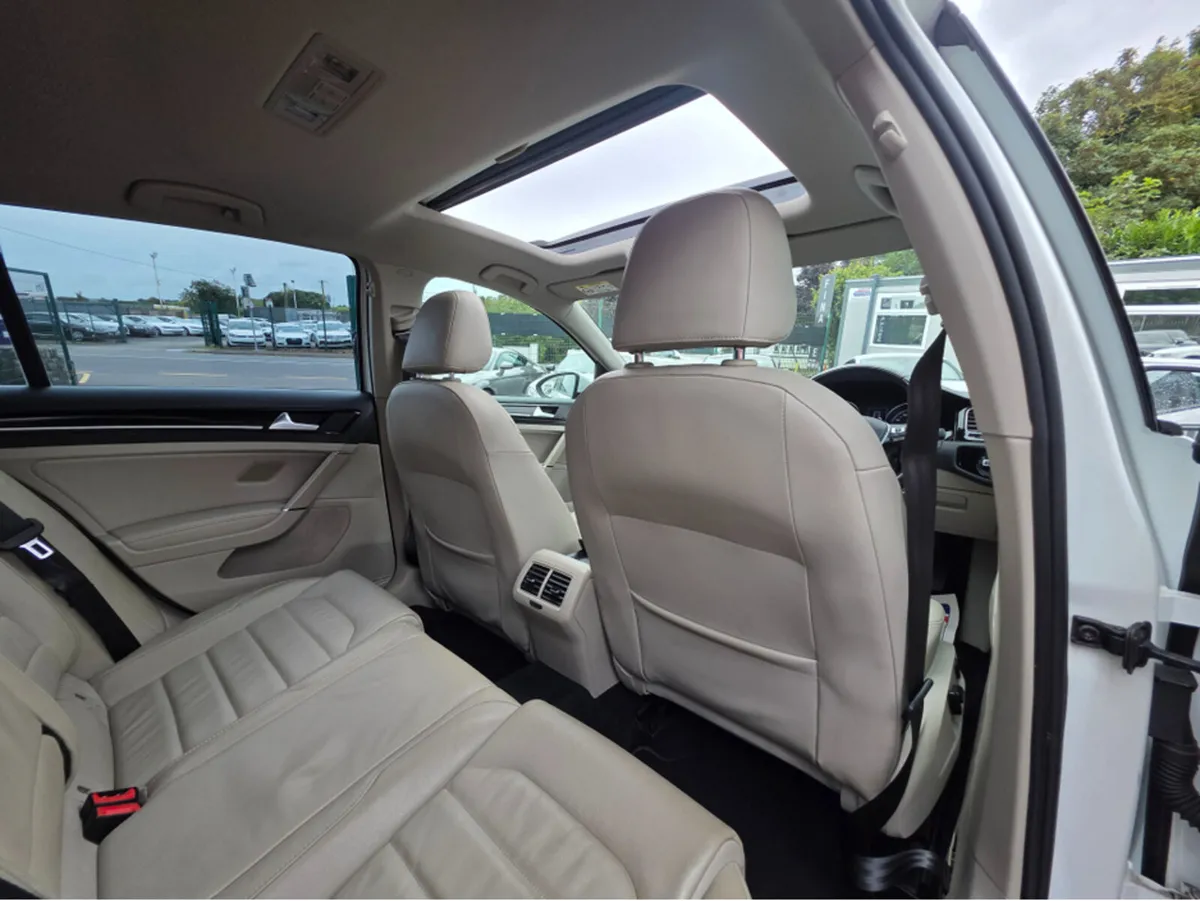 Volkswagen Golf ( 142 REG 1.4 PANORAMIC SUNROOF FU - Image 4