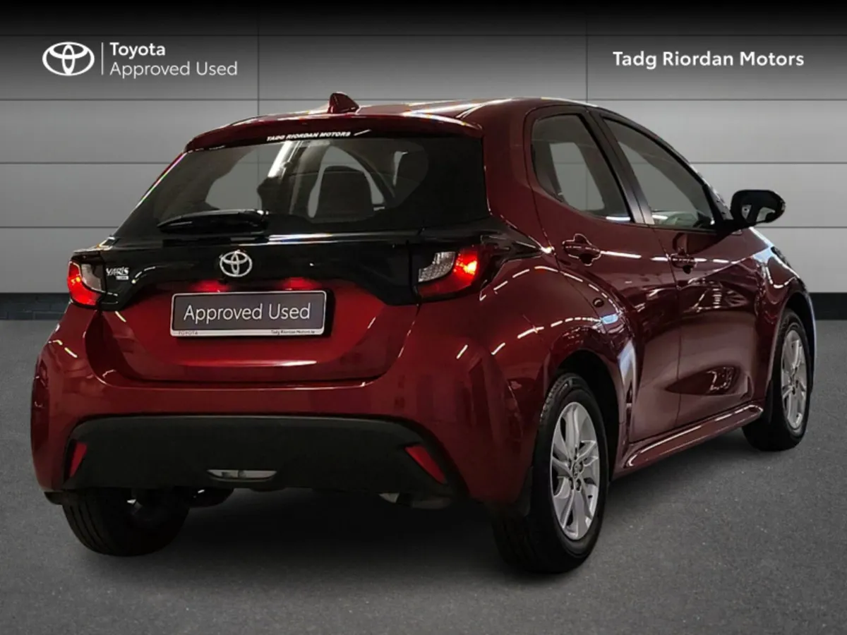 Toyota Yaris 1.0 LUNA - Image 2