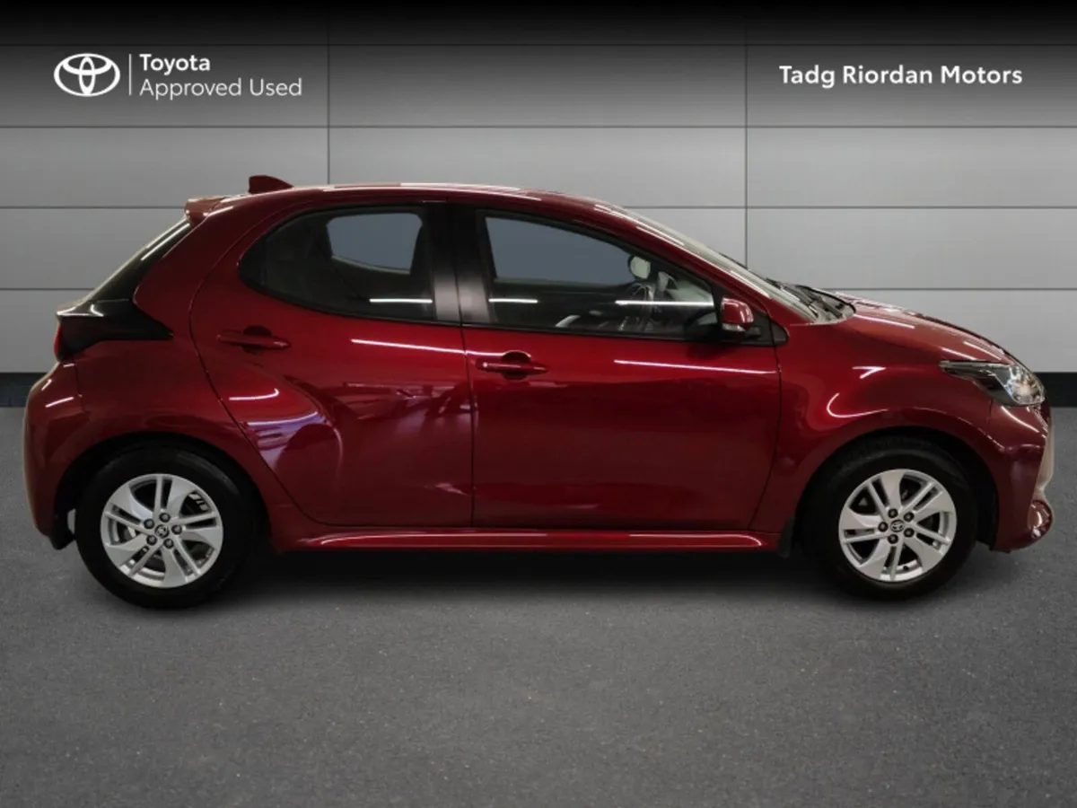 Toyota Yaris 1.0 LUNA - Image 3