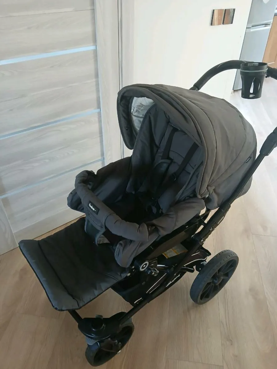 Emmaljunga baby pram - Image 1