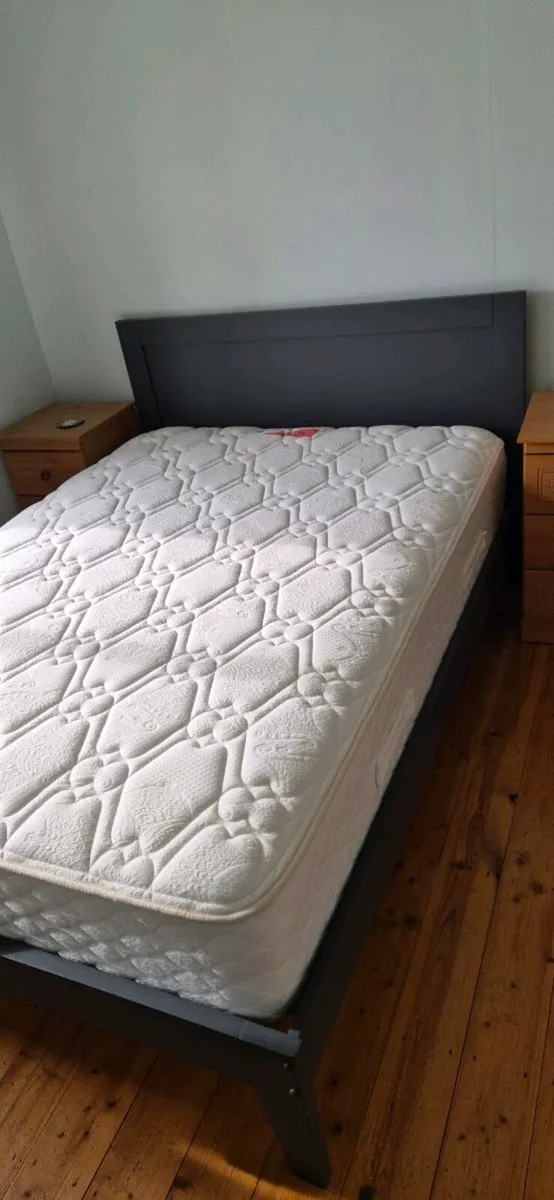 Double bed frame - Image 1