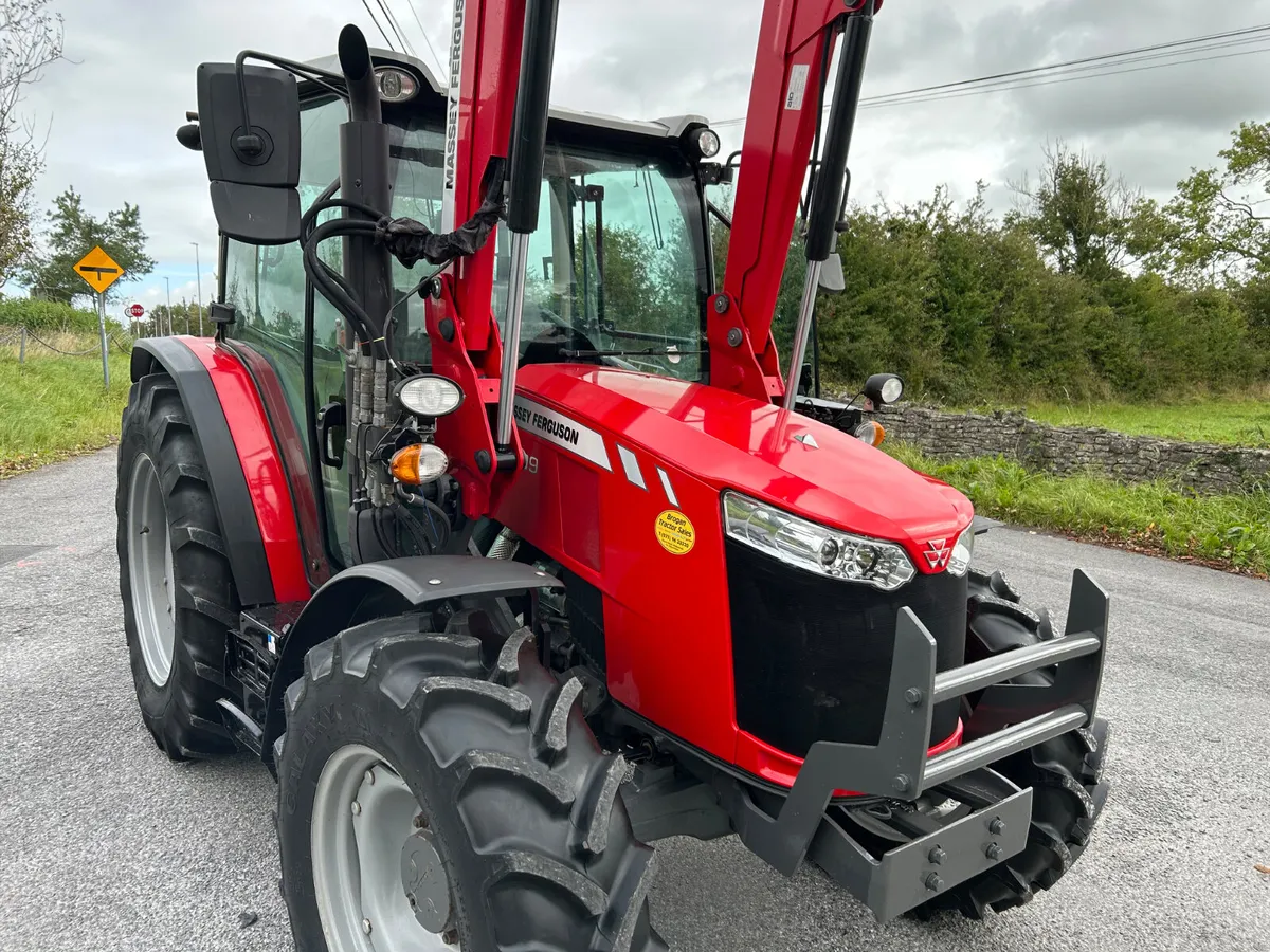 2017 Massey Ferguson 4709 with Loader - Image 2
