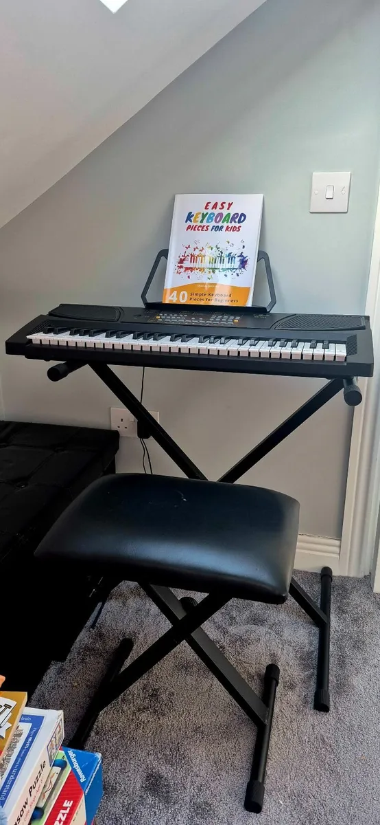 Kids keyboard, stand snd chair - Image 3
