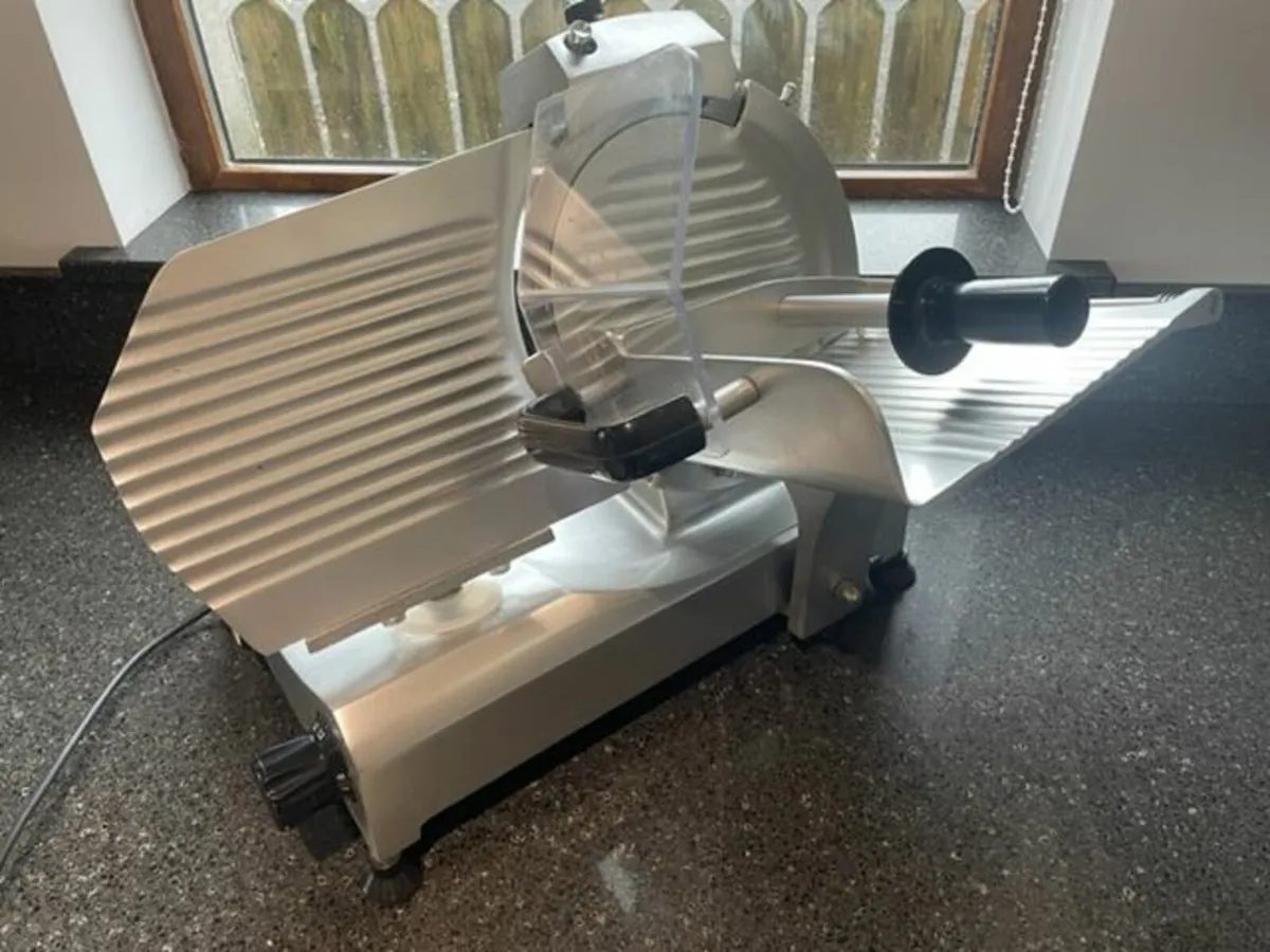 Meat cutter - Image 1