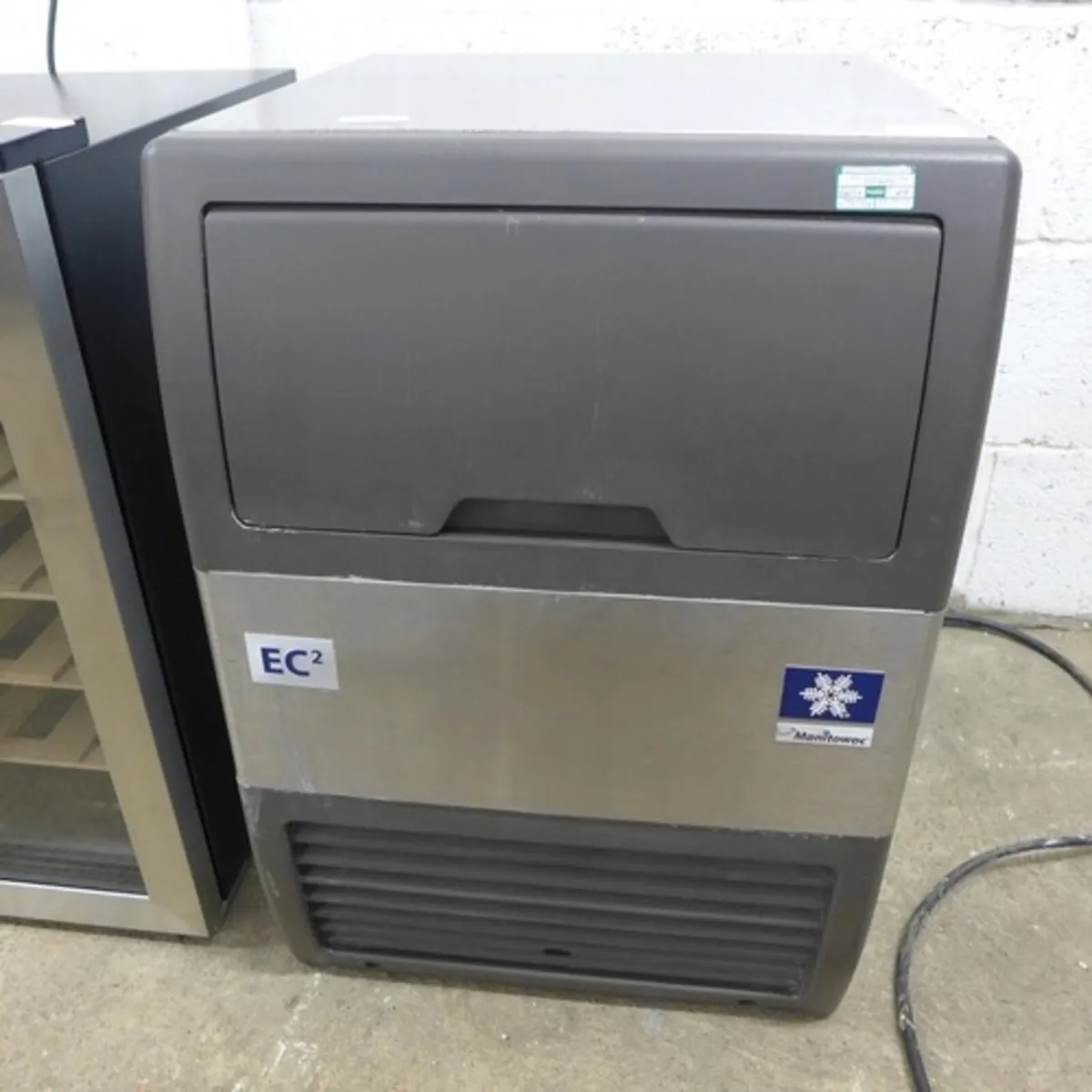 Beer / ice machine & Chill box cooler unit - Image 1