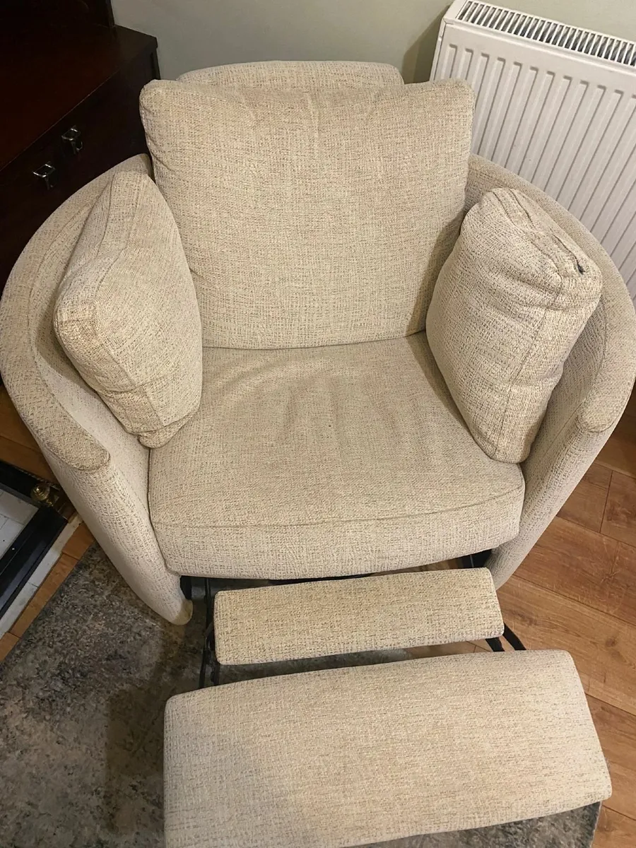 Armchair_ Recliner - Image 4