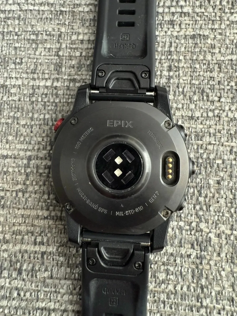 Epix Gen 2 Smartwatch Black and metal strap - Image 4