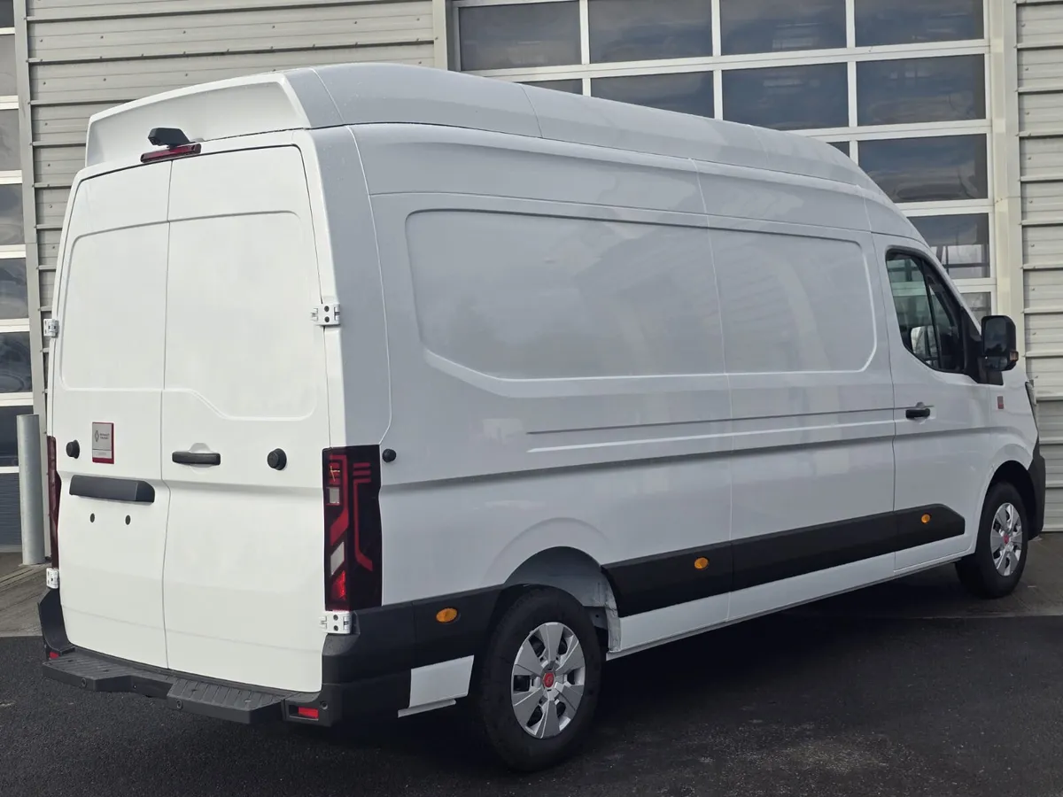 Renault Master Red Edition L3H3 150BHP - Image 4