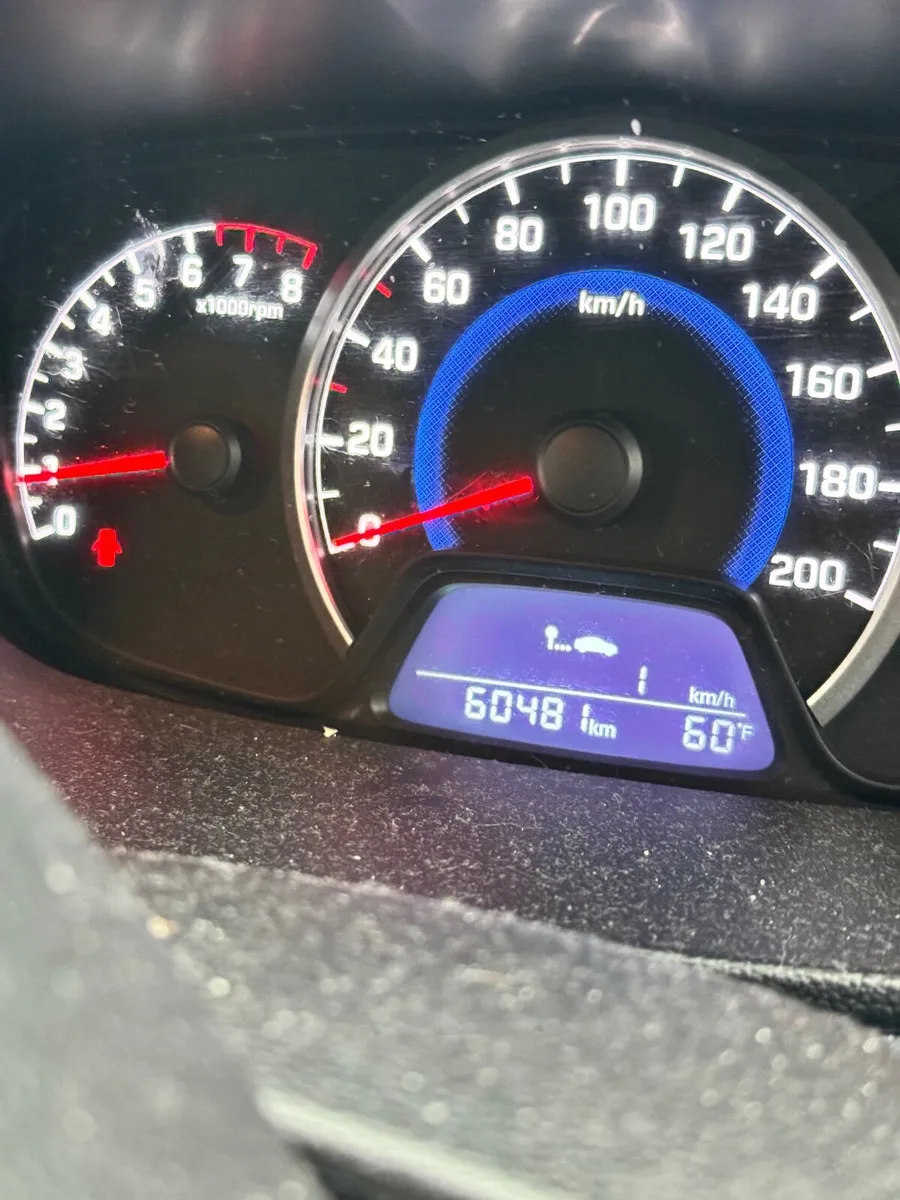 Hyundai i10 2016 - VERY LOW MILEAGE - Image 2