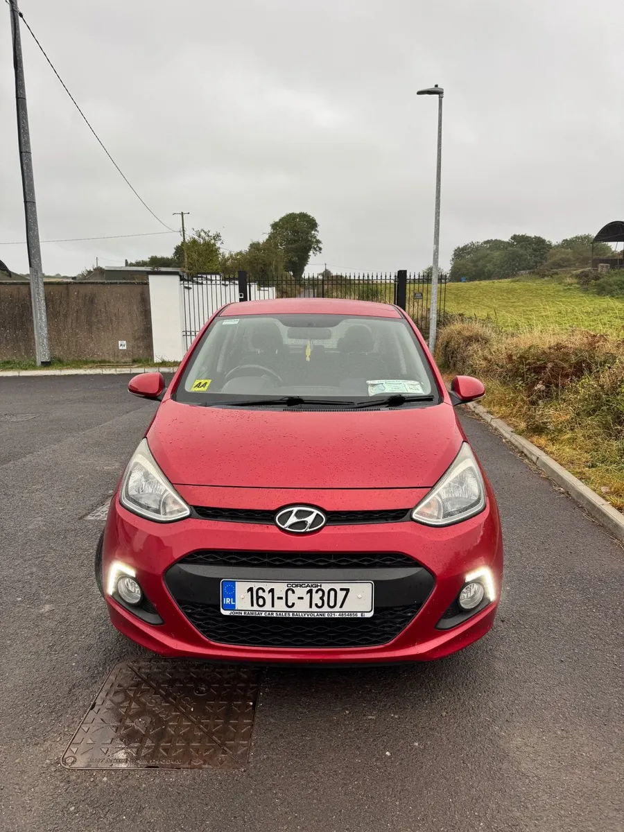 Hyundai i10 2016 - VERY LOW MILEAGE - Image 4