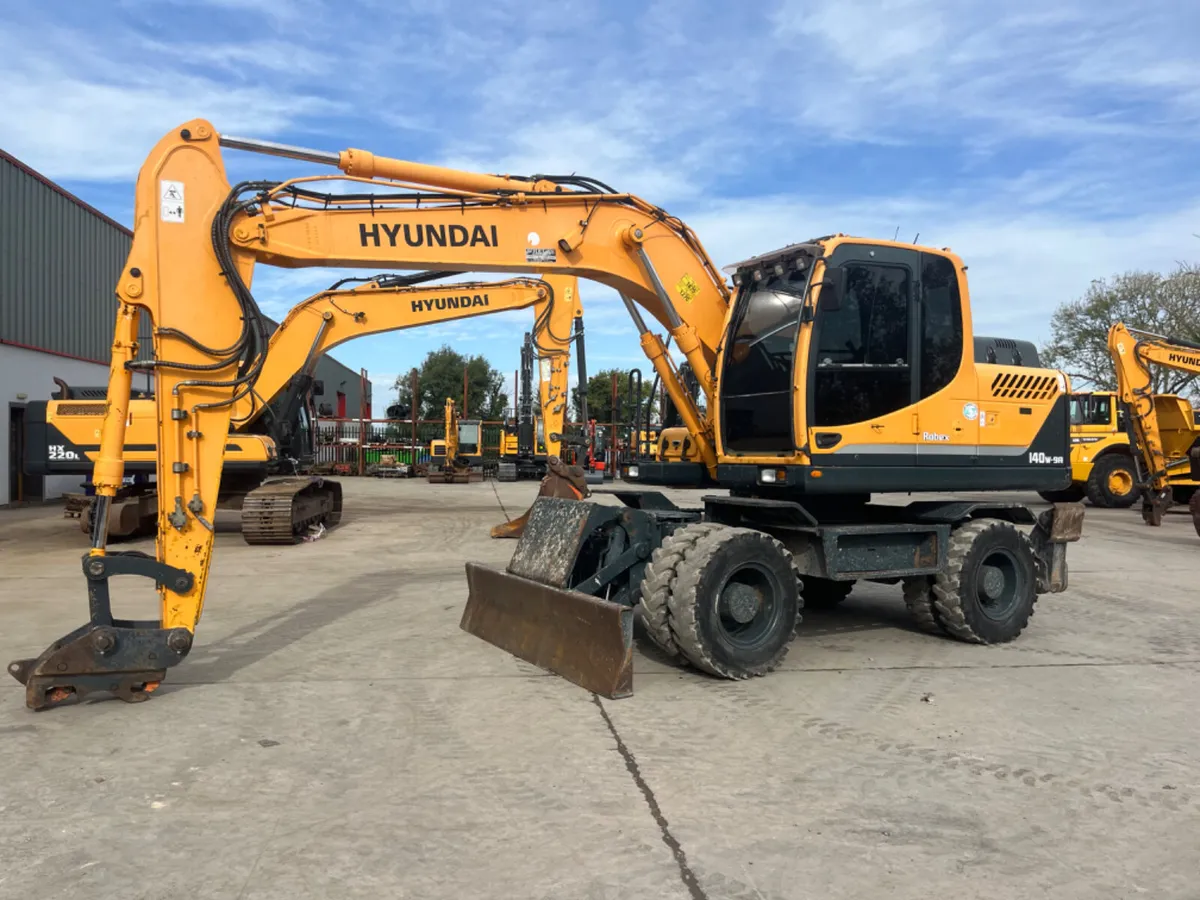 2015 Hyundai 140W-9A - Image 2