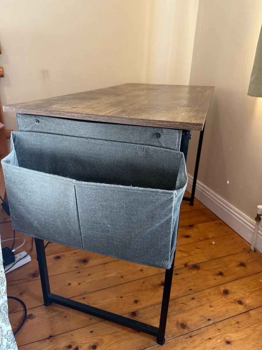 Office desk - Image 2