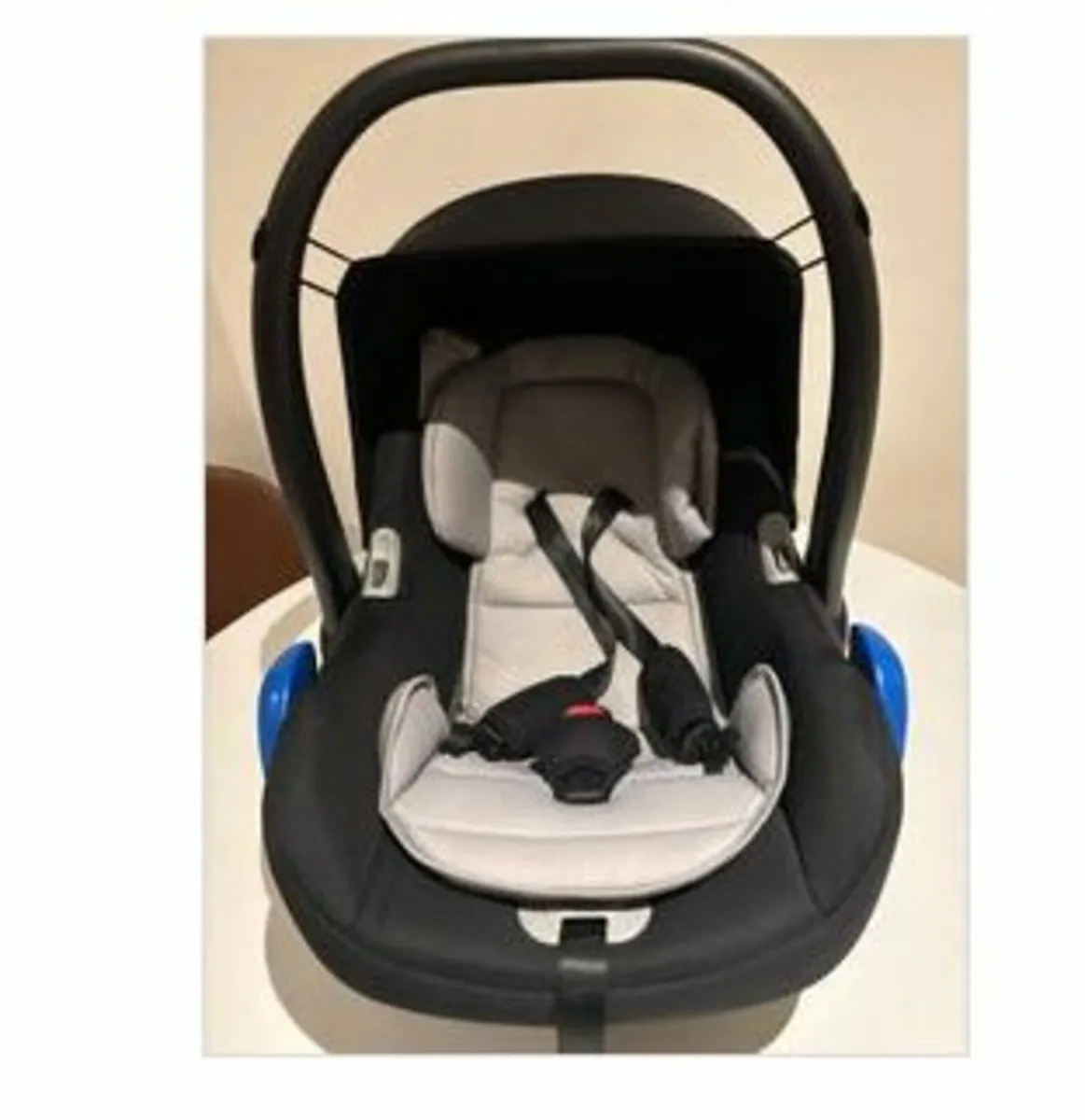 Baby Carseat + Isofix - Image 1