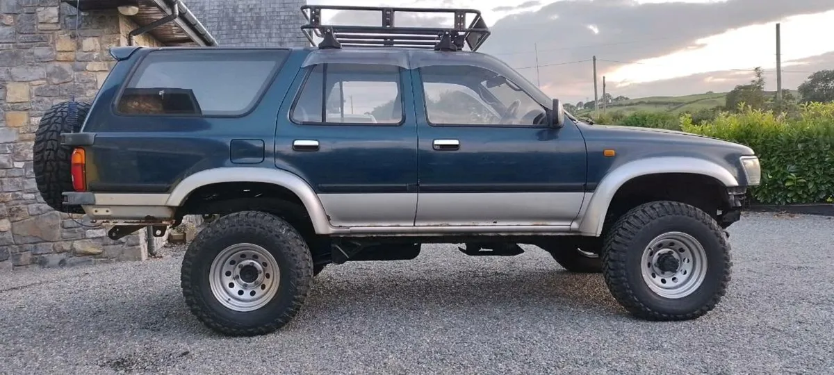 Toyota hilux surf  +parts - Image 1