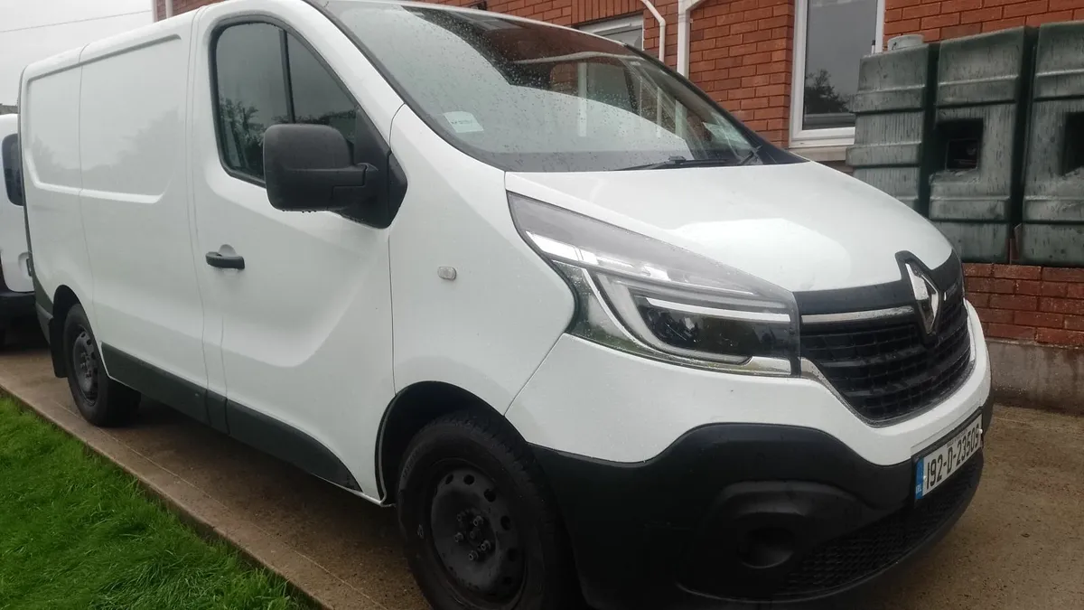 Renault Trafic 2019 2.0 ONLY 63 800 KM - Image 3