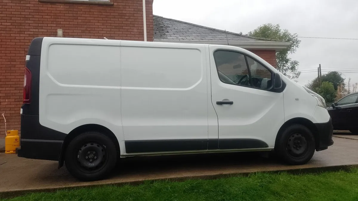 Renault Trafic 2019 2.0 ONLY 63 800 KM - Image 4
