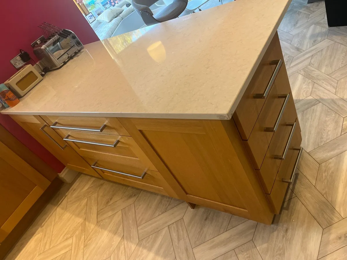 Solid Oak Shaker Kitchen with Premium Features - Image 4
