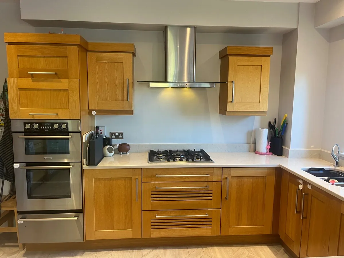Solid Oak Shaker Kitchen with Premium Features - Image 1