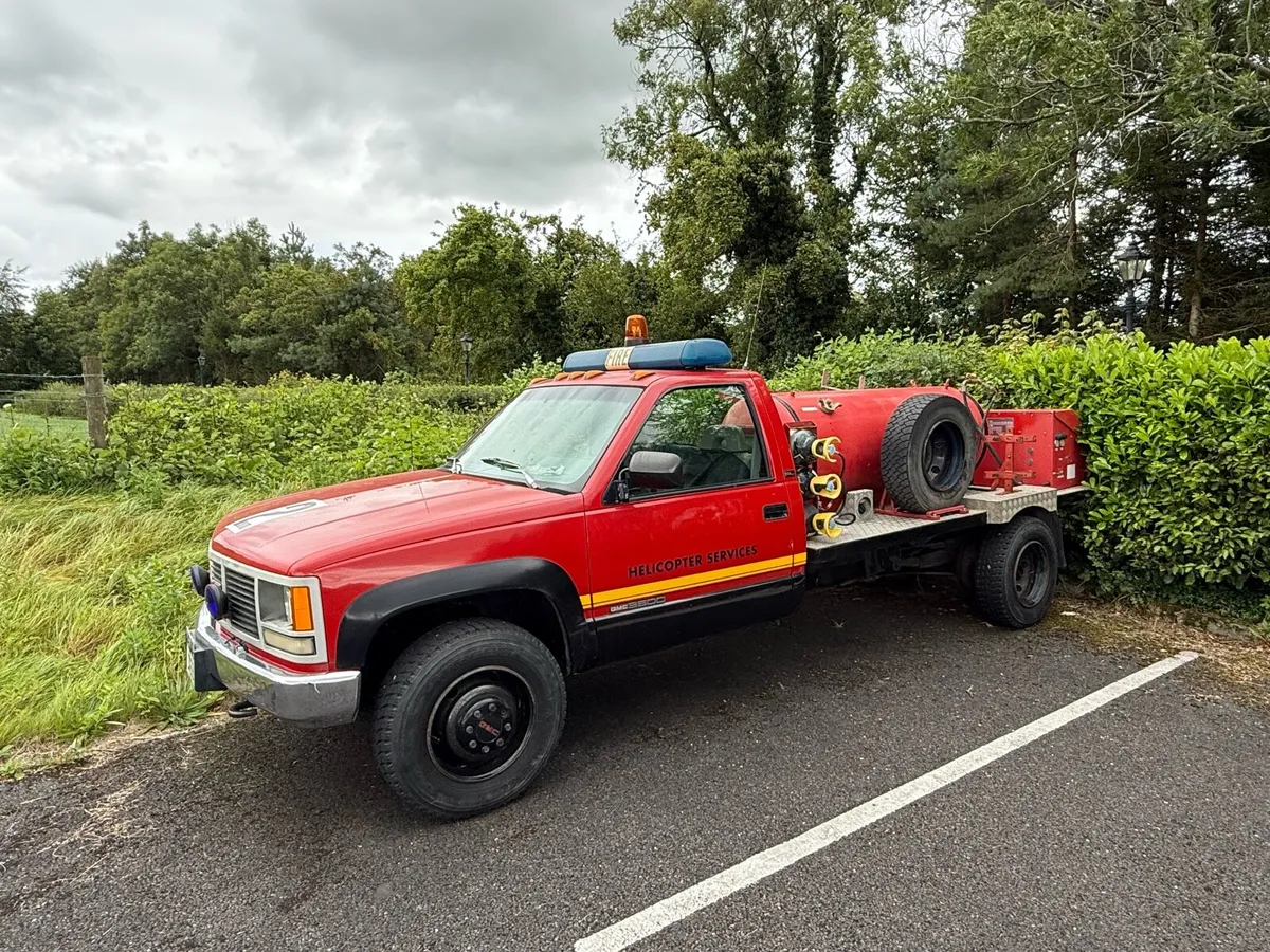 1991 GMC Fire truck - Image 2