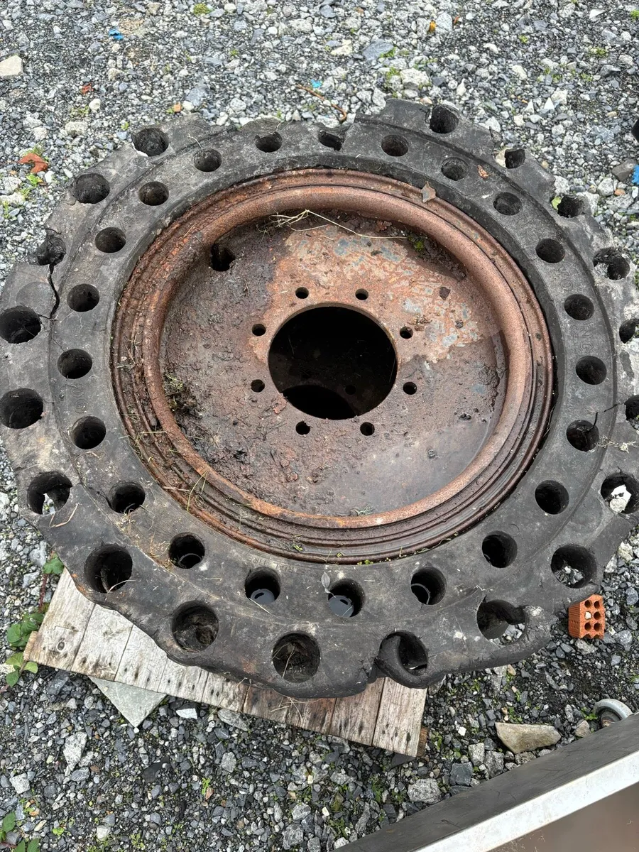 Solid wheels - Image 1