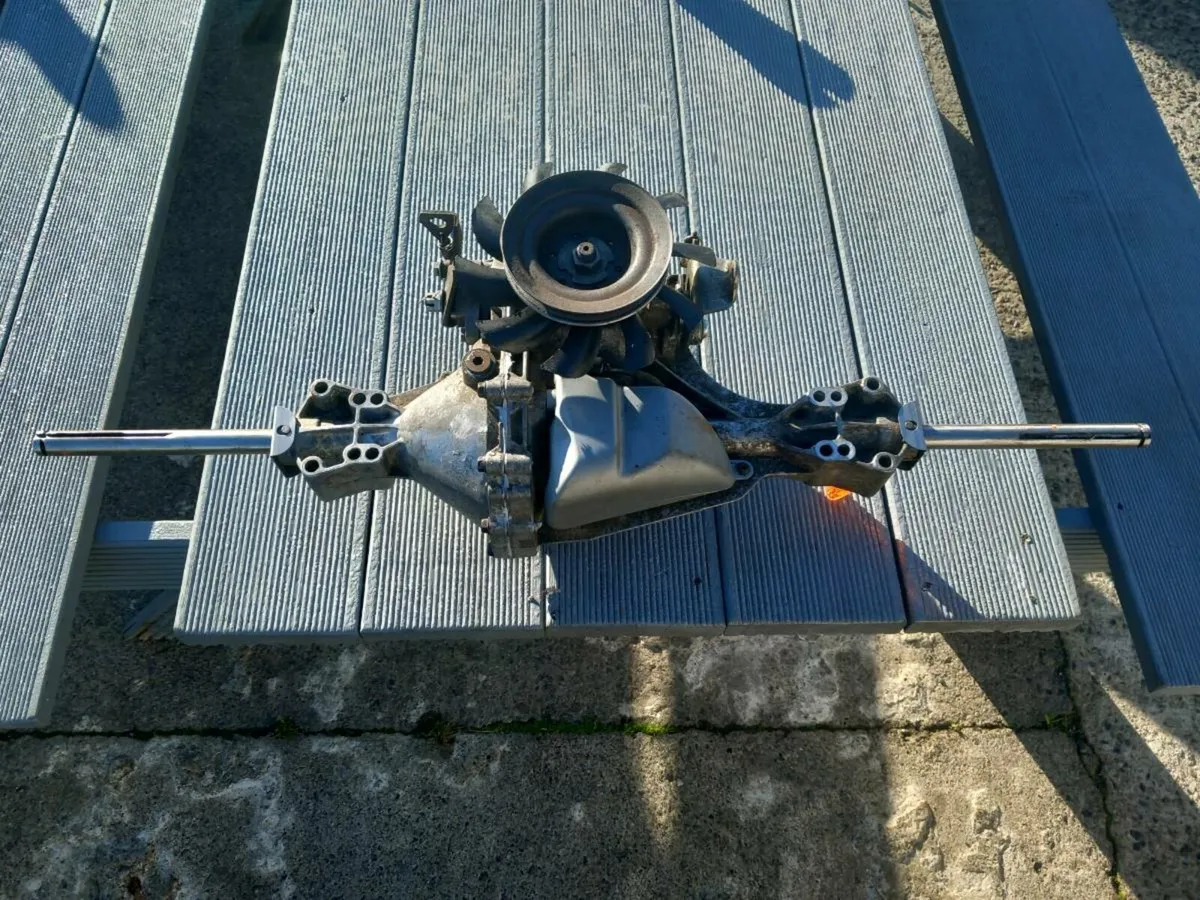 Castlegarden transmission for sale - Image 3