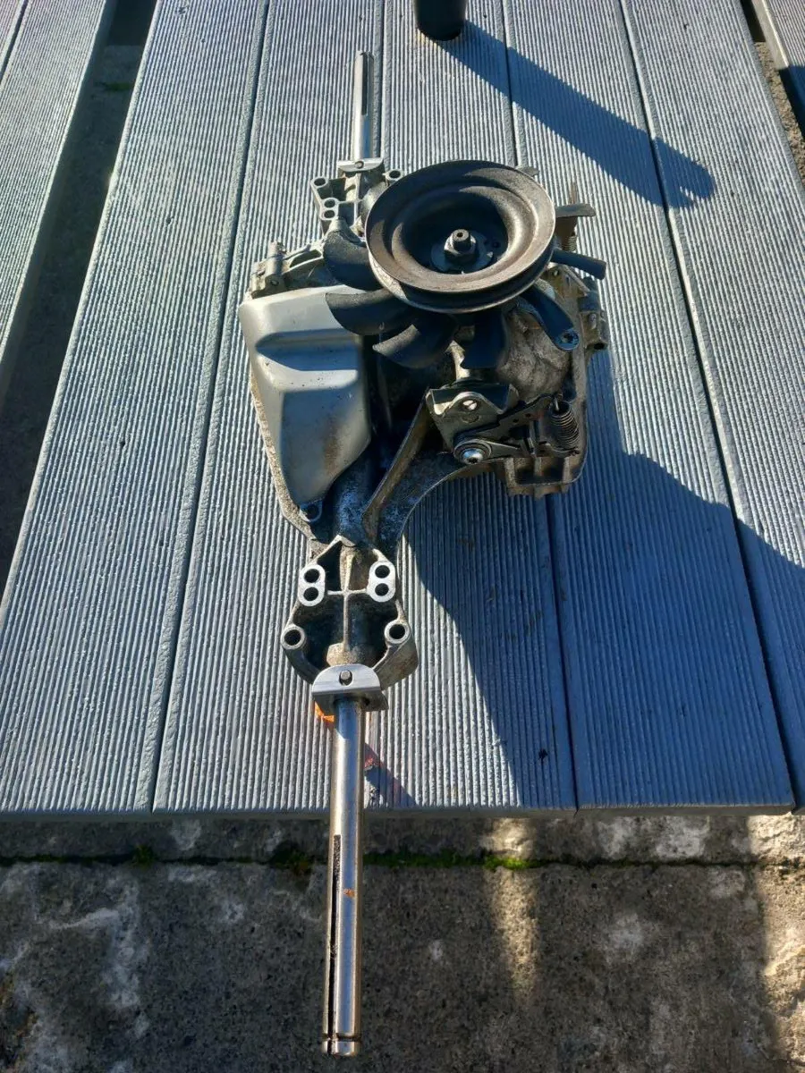 Castlegarden transmission for sale - Image 4