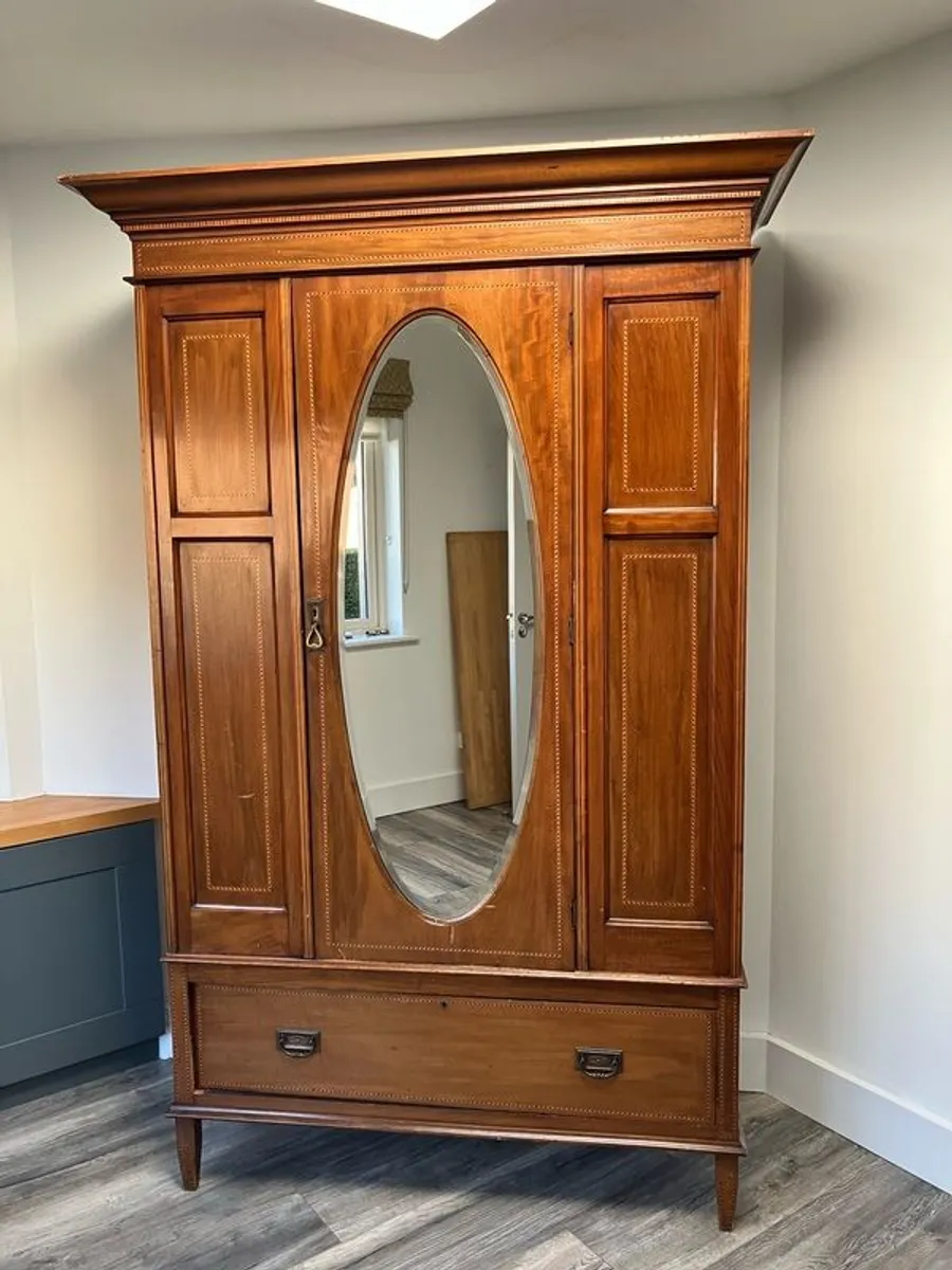 Vintage Edwardian Wardrobe w. Mirror - Image 1