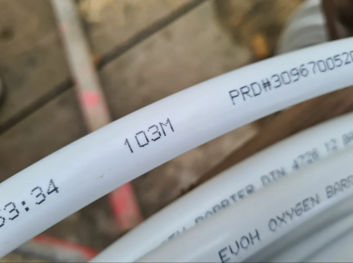 Underfloor heating pipe, rail and clips - Image 1