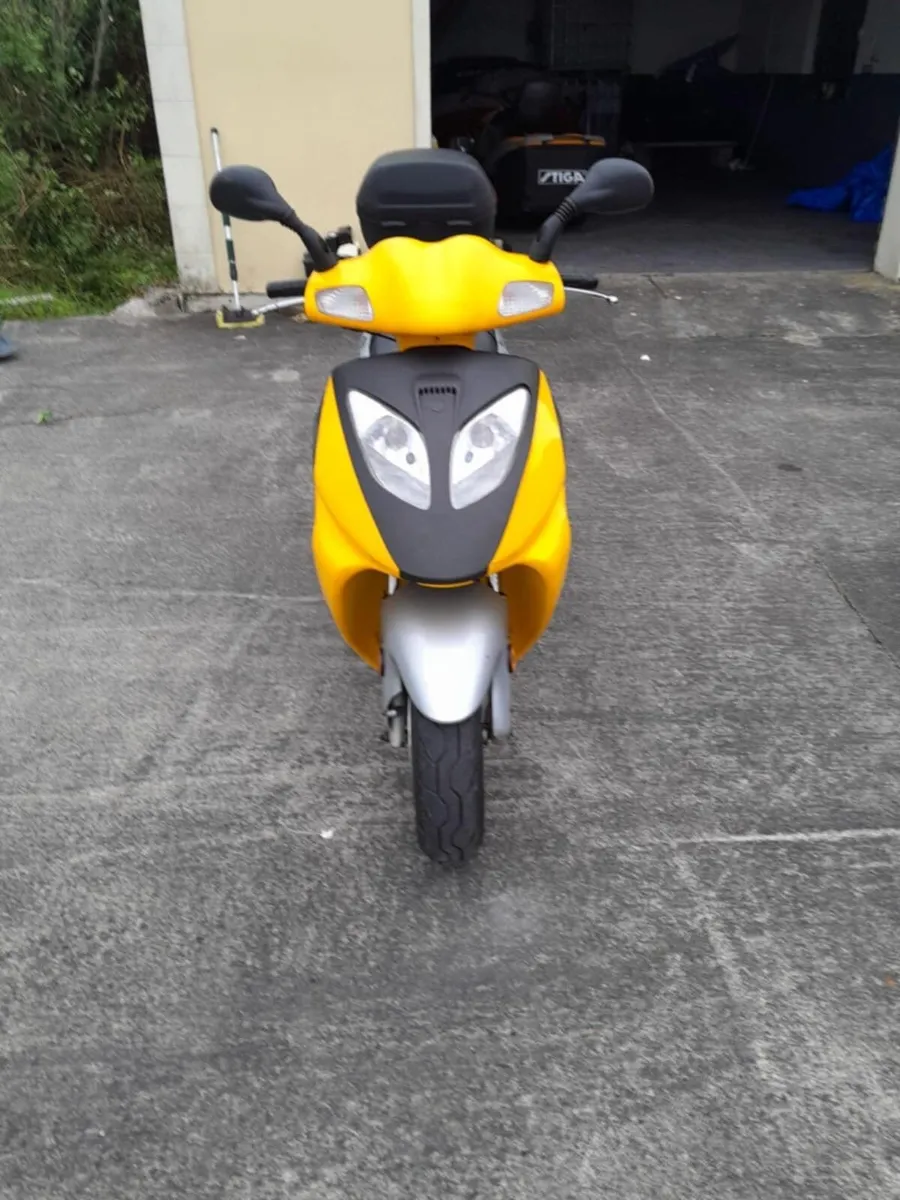 Scooter 125 - Image 2
