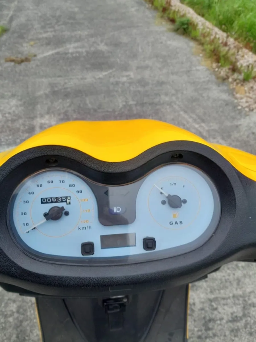 Scooter 125 - Image 3