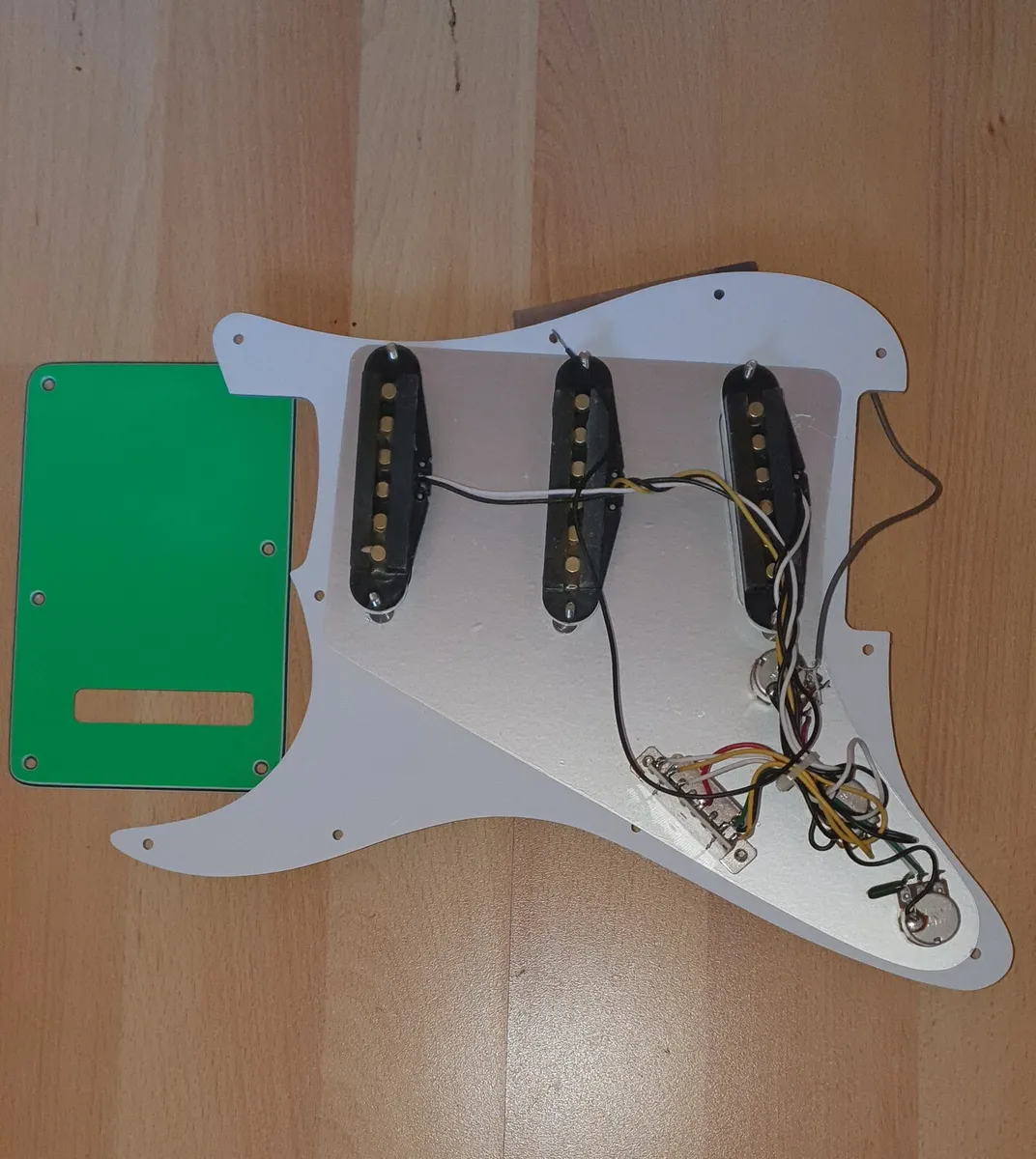 Loaded pickguard green - Image 2
