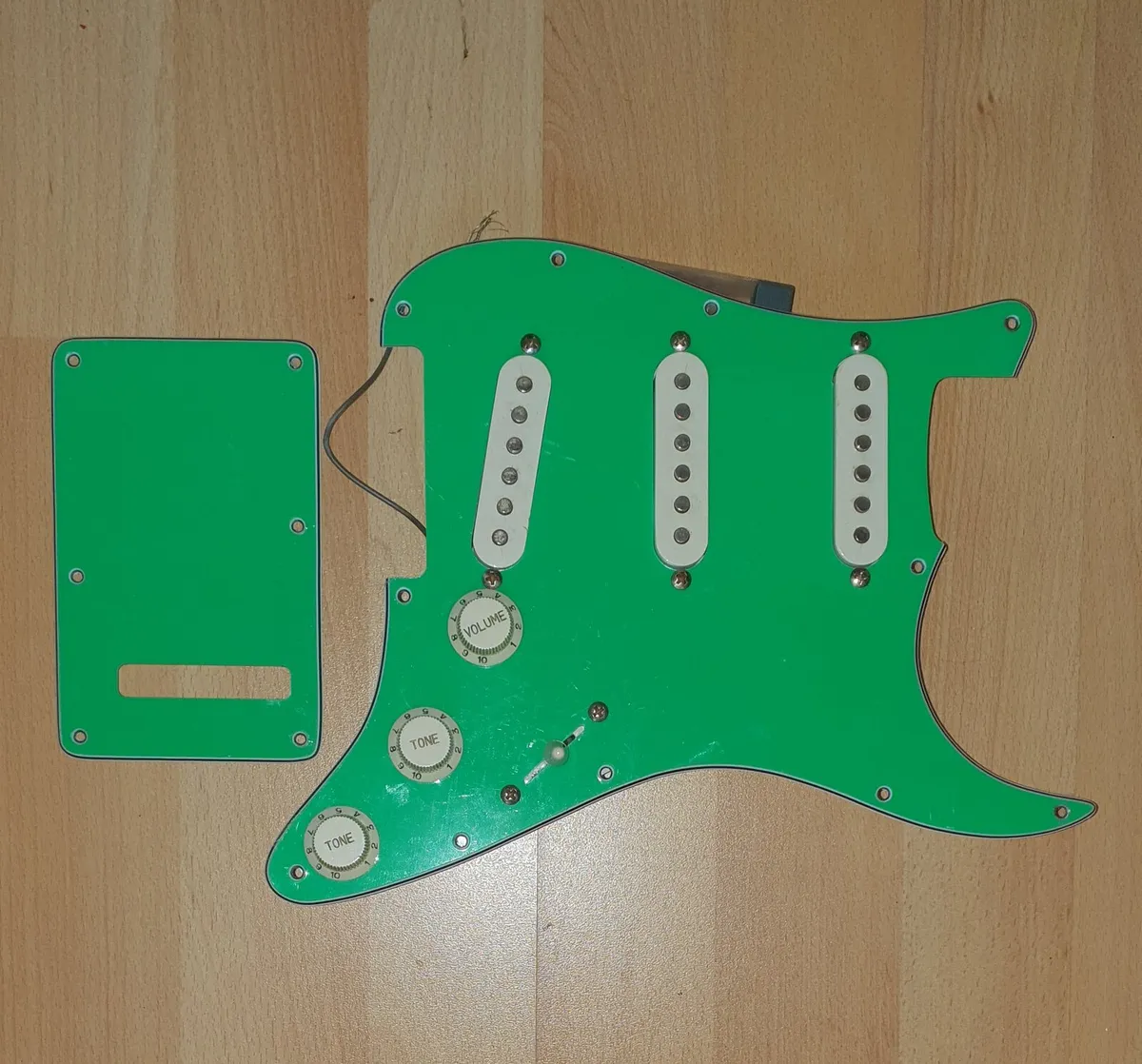 Loaded pickguard green - Image 3