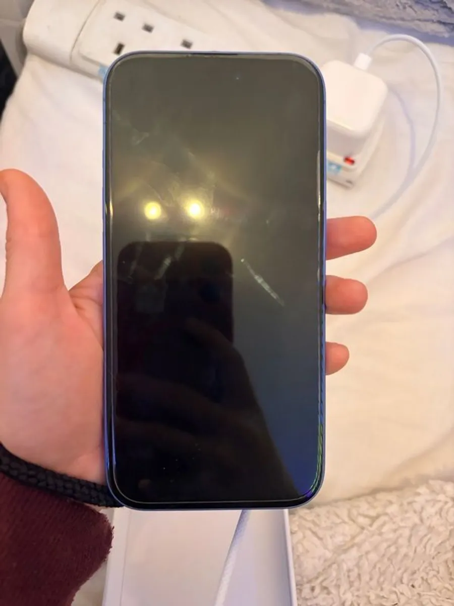 Iphone 16 128GB Ultramarine - Image 1