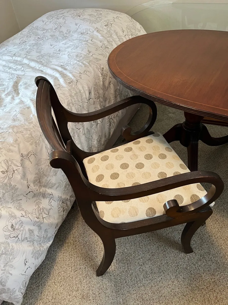 Dining room table and Chairs - Image 2