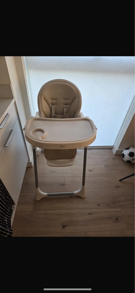 2 high chairs - Image 1