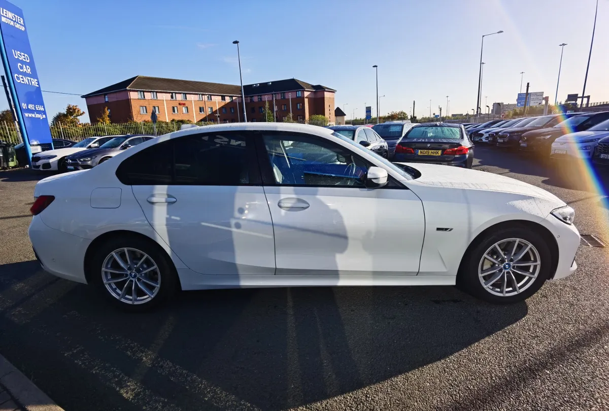 BMW 3 SERIES 330E SE PRO AUTOMATIC - Image 4