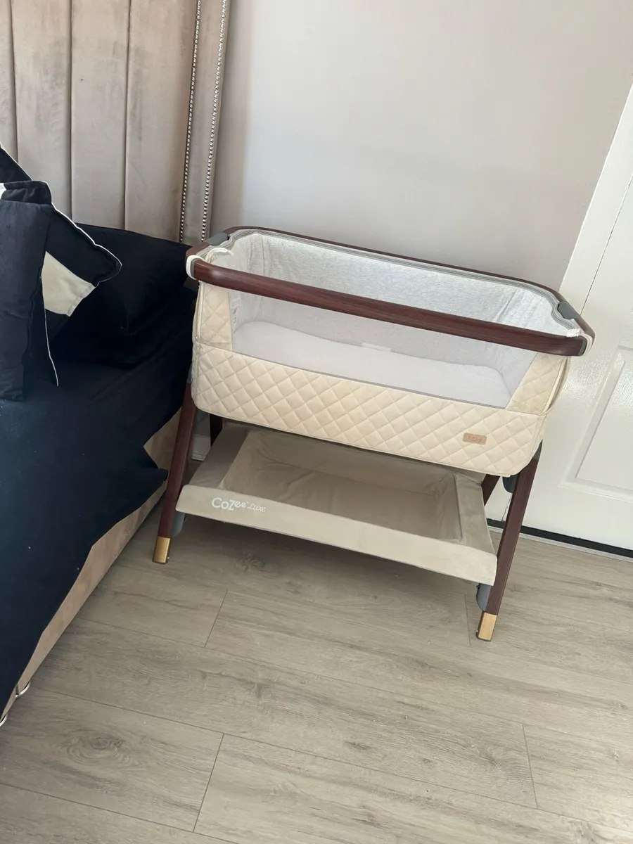 Cozee luxe next to me cot - Image 3