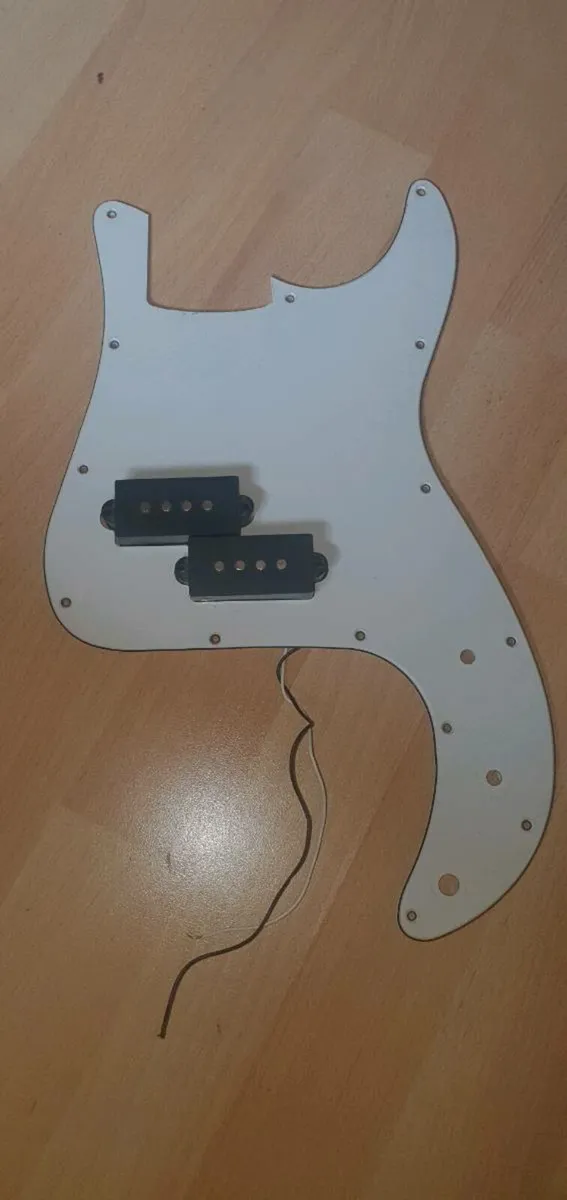 P bass pickups and pickguard - Image 2