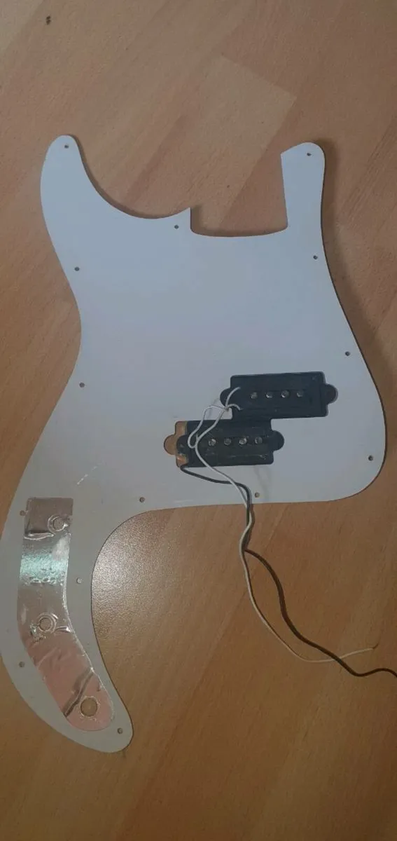P bass pickups and pickguard - Image 3