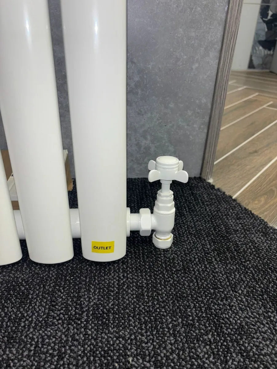 ONLY 3 IN STOCK - Vertical Rad & Valves- WHITE - Image 2