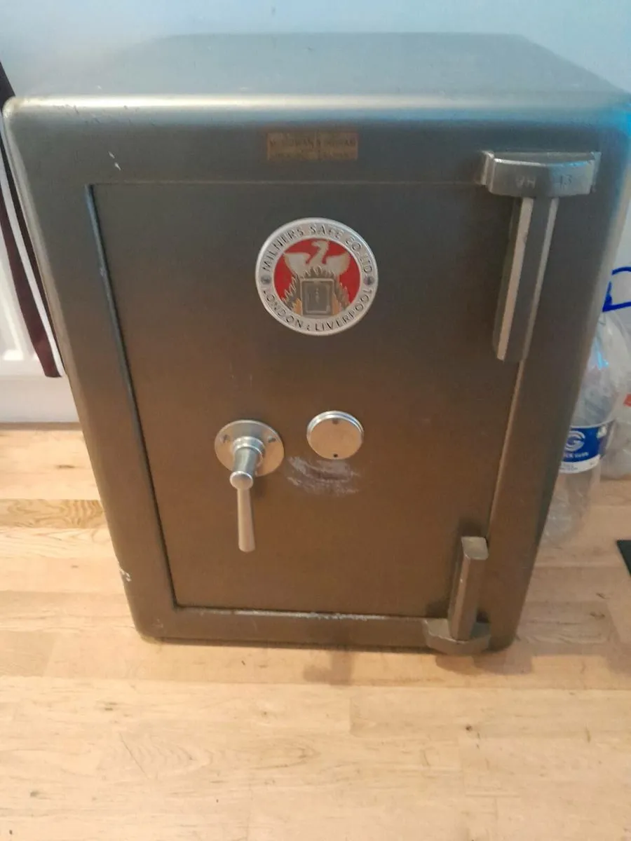 Milners safe - Image 1