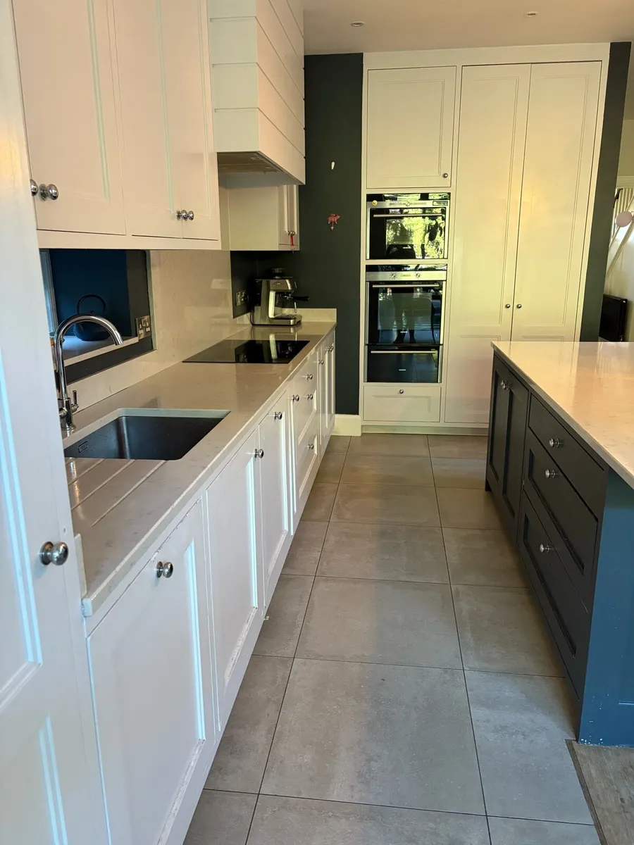 Hand painted kitchen - Image 3