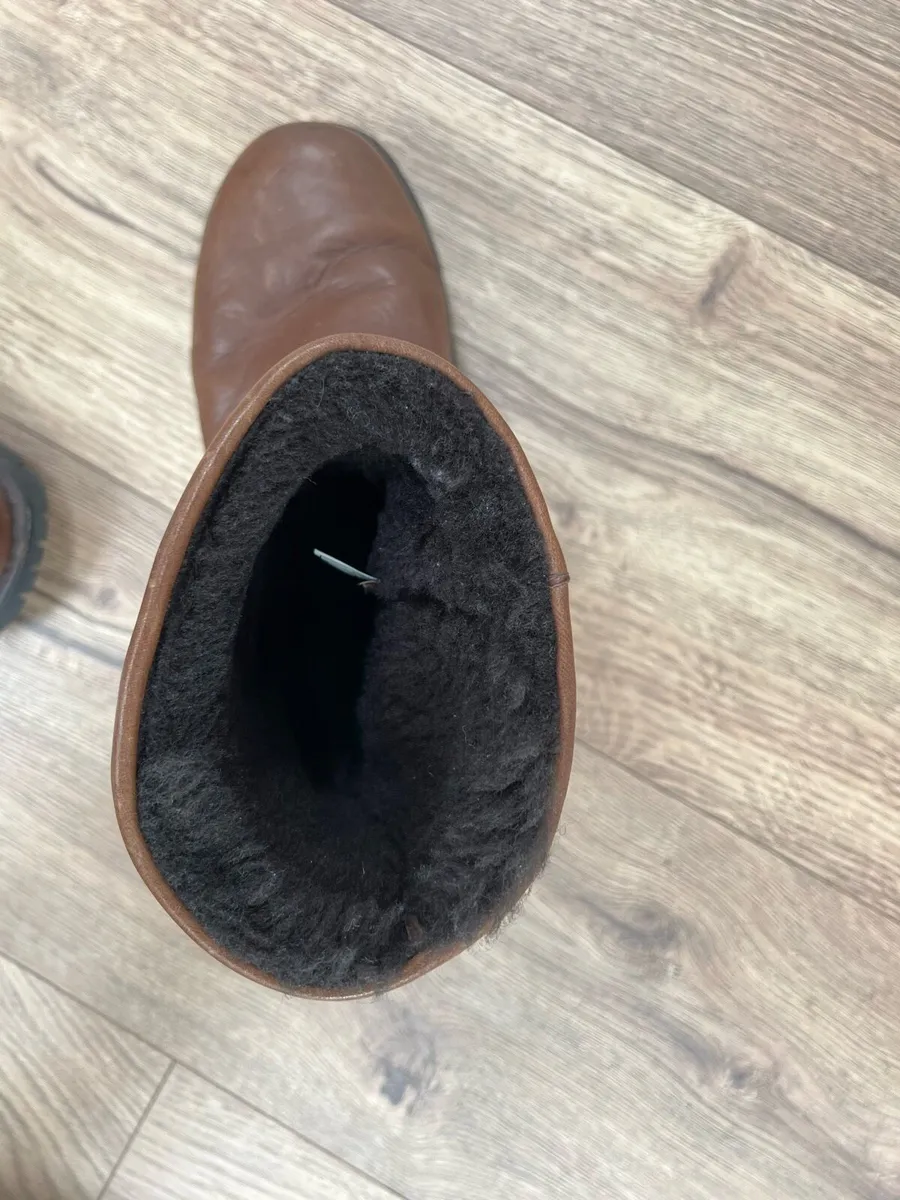 Men’s Uggs fur boots - Image 3