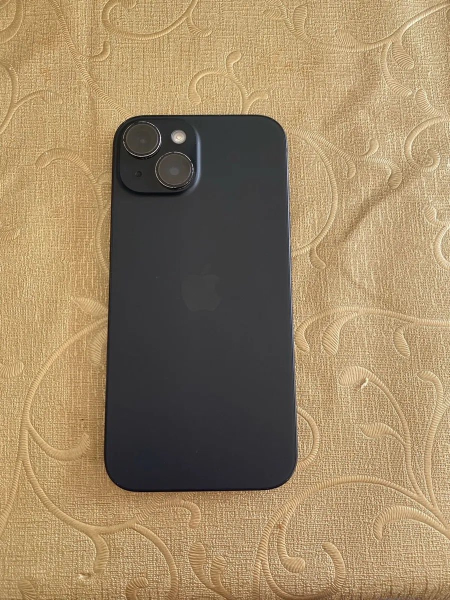 iPhone 15 - Image 2