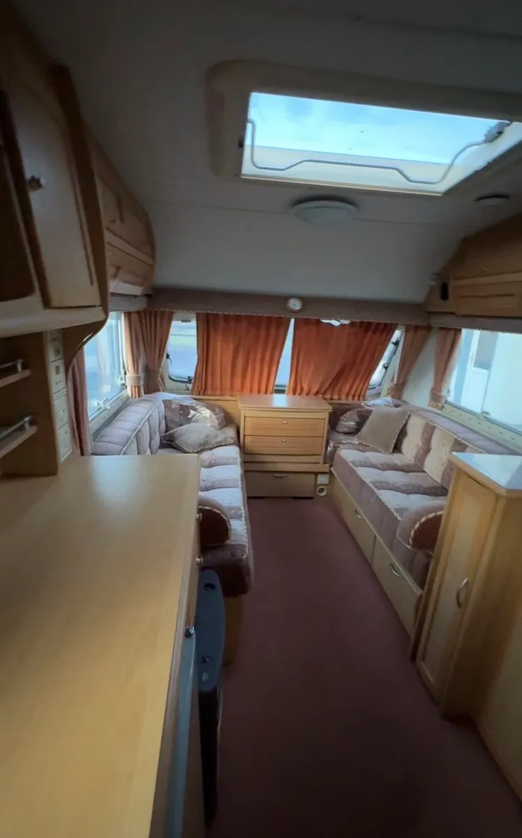 Caravan - Image 4