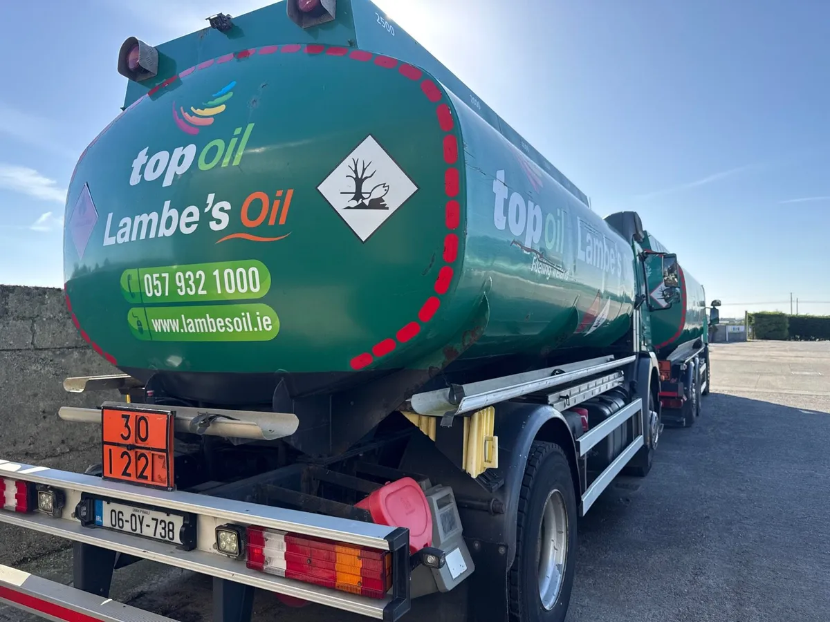 Oil tanker - Image 3