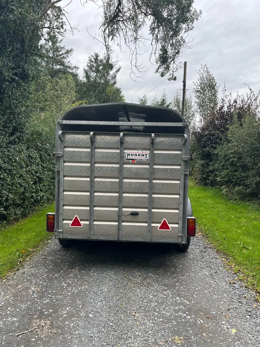 Cattle trailer. *LIKE NEW* - Image 3